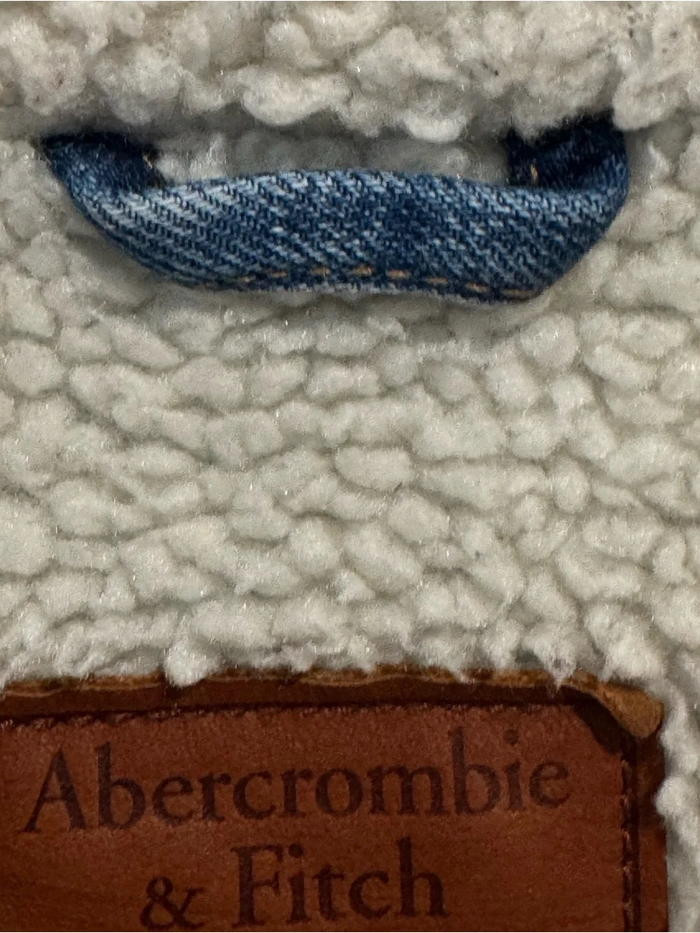 ABERCROMBIE & FITCH Mens Sherpa lined Distressed Blue Denim Jacket Trucker MED